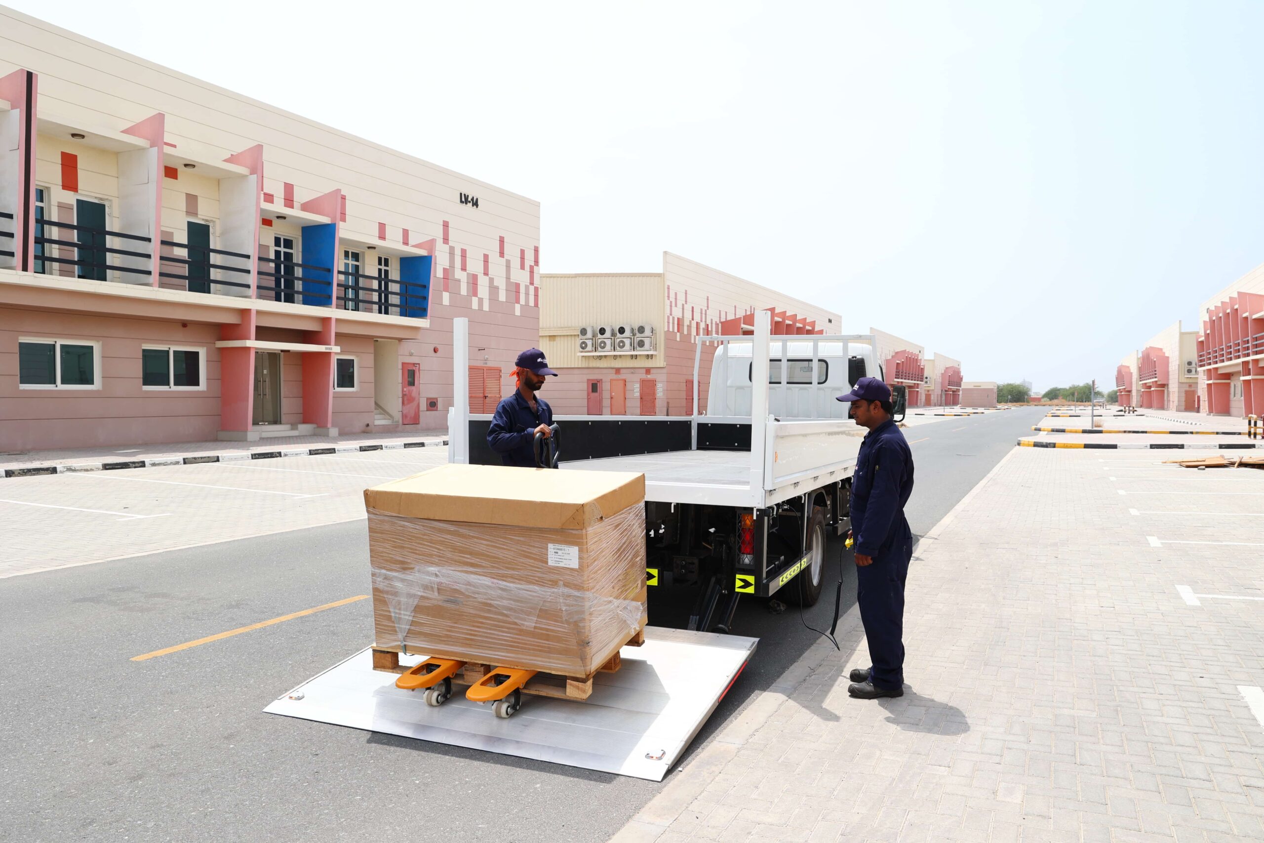 tail lift truck